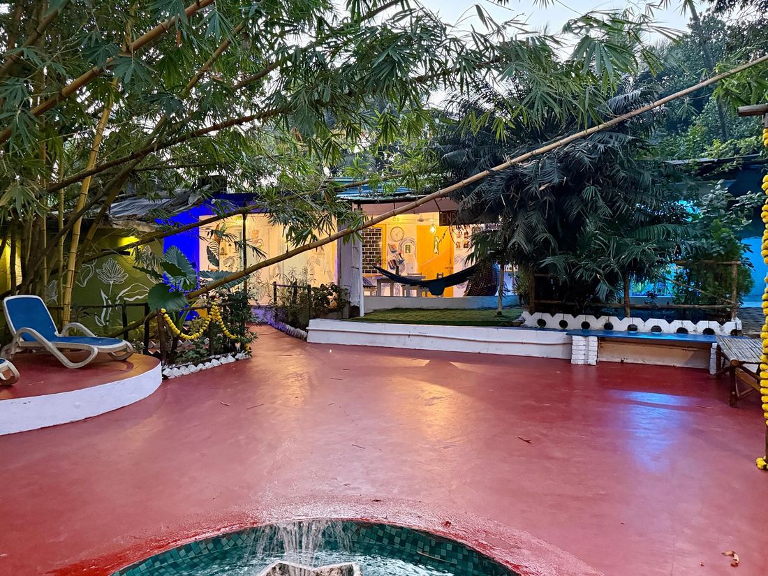 Anjuna, Zor Waddo (Vagator Beach Rd) · Endless Blue — Hostel & 2-BHK-Villa — Günstig