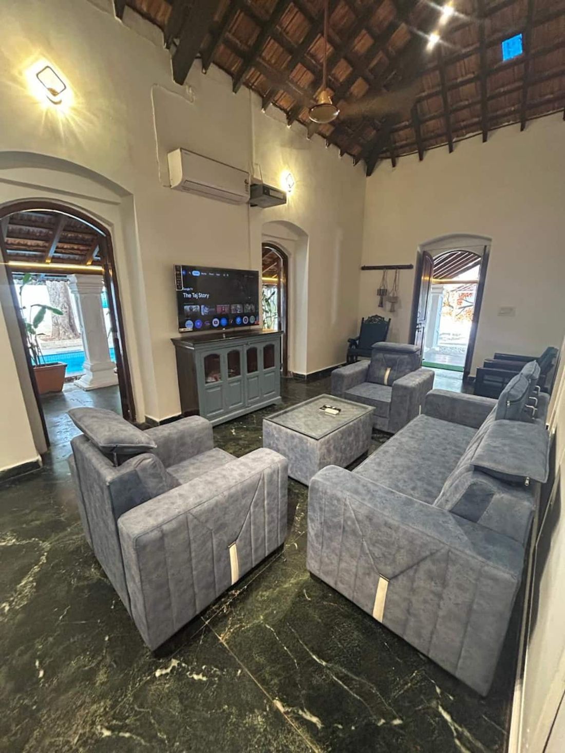 Anjuna · Portugiesische Villa mit 6 Schlafzimmern — Mittel